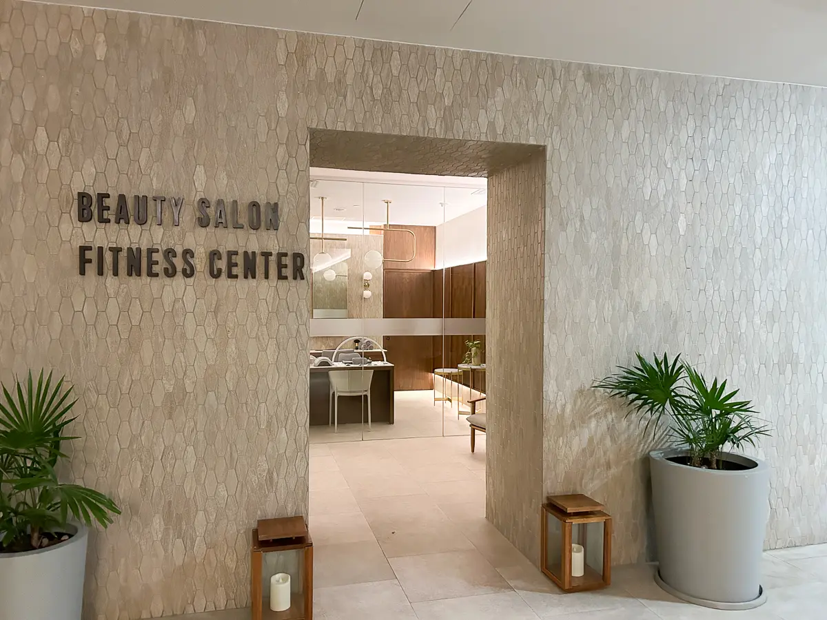 フィットネスセンター入口