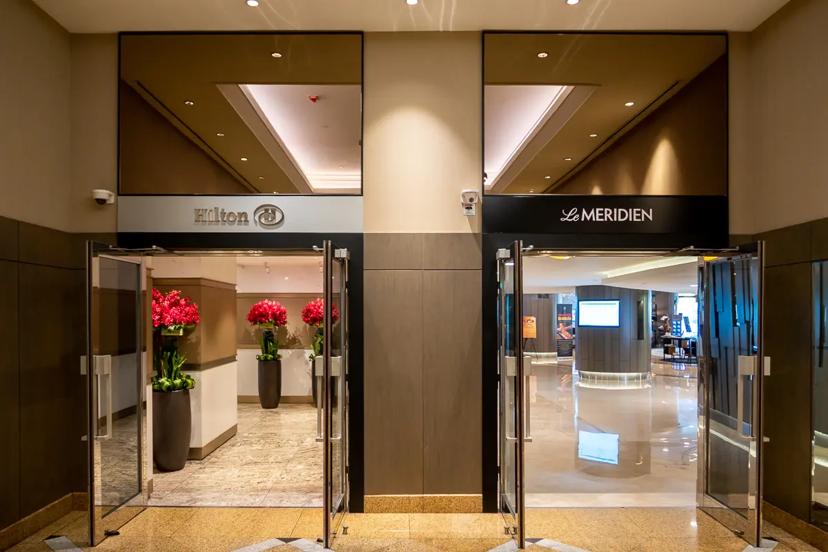 ヒルトンクアラルンプールのエントランス