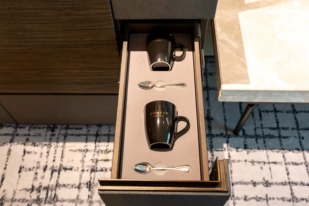 コーヒーカップ