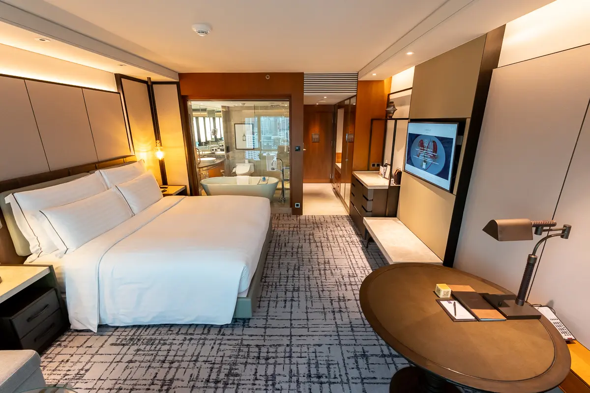 窓側から見た客室全体