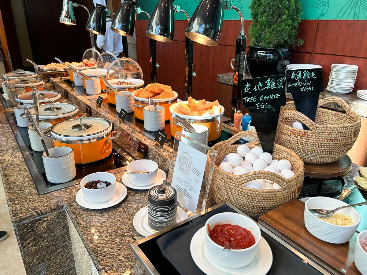朝食ビュッフェ