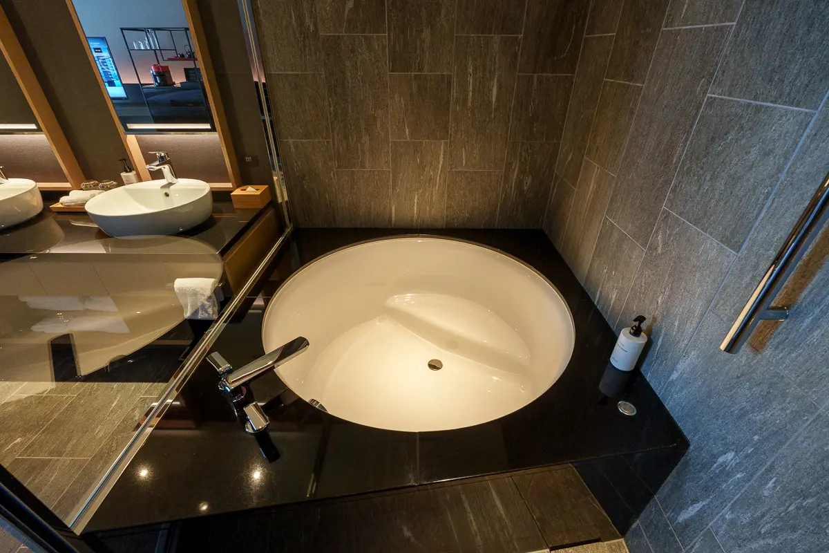 ラウンドタイプのバスタブ