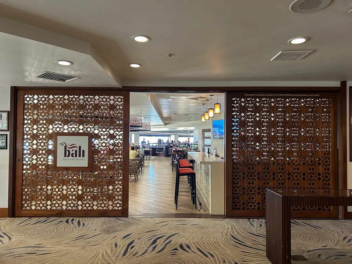 バリ・オーシャンフロントの外観